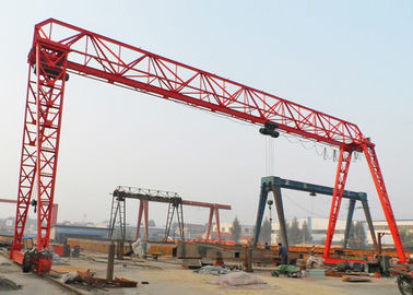 Truss Type Single Beam Door Crane , 20m Span Electric Mobile Goliath Crane