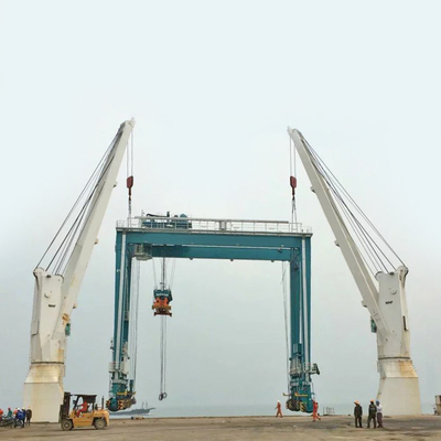 Electrical Lifting Mechanism 55 Ton RTG Gantry Crane With Rubber Tyre