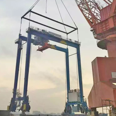 Electrical Lifting Mechanism 55 Ton RTG Gantry Crane With Rubber Tyre