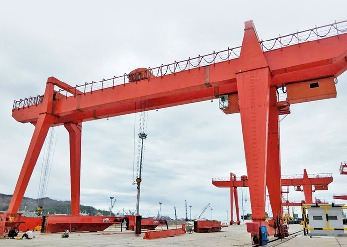 Outdoor Mobile Electric Gantry Crane With Hook 50 Ton With Double Girder
